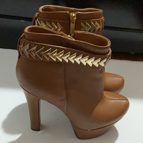 Peanut butter color ankle boots - Picture 5 of 5